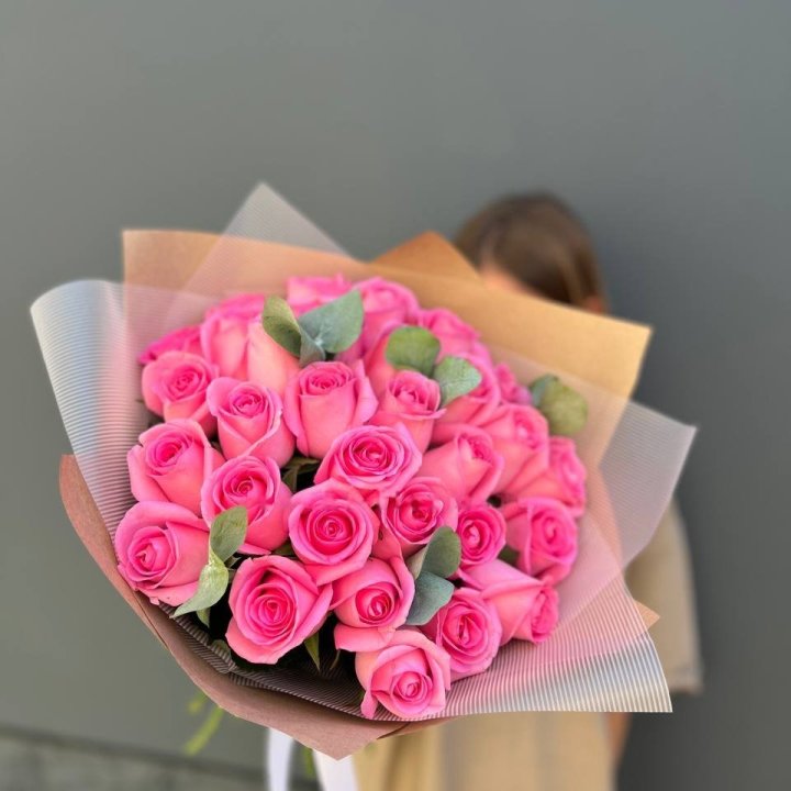 31 Pink Roses with Eucalyptus in Doha