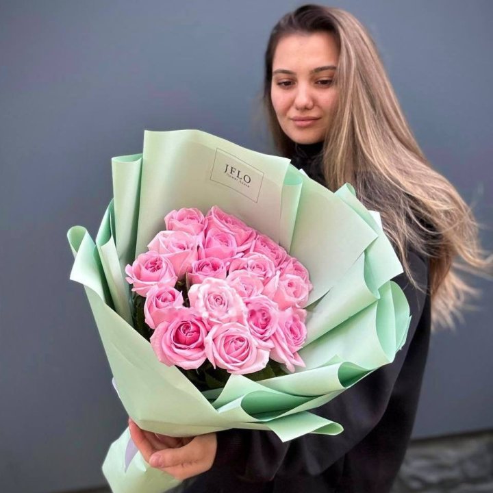 17 Pink Roses in Copenhagen
