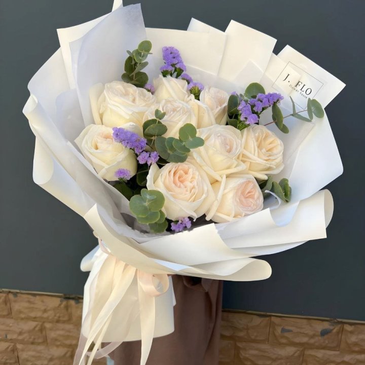 White O'Hara Rose Bouquet in Fethiye