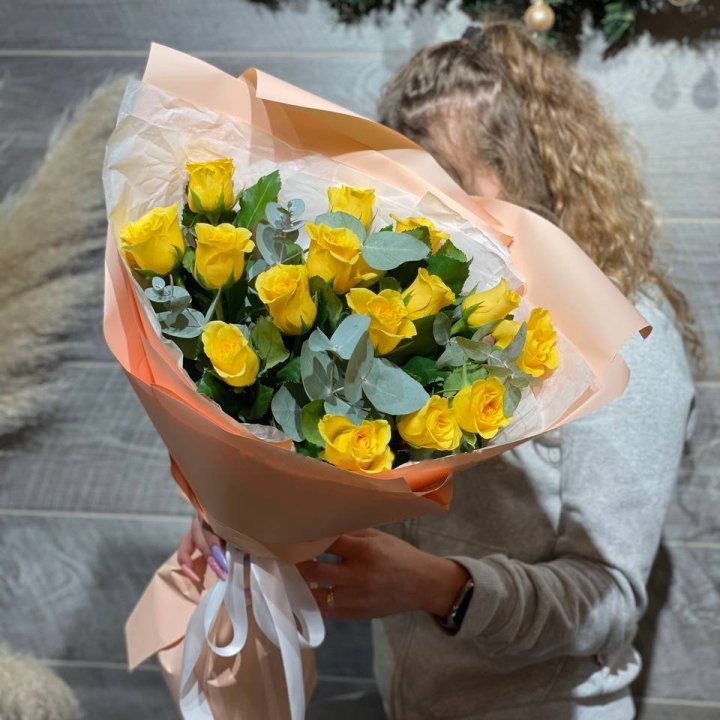 15 Yellow Roses in Sharjah