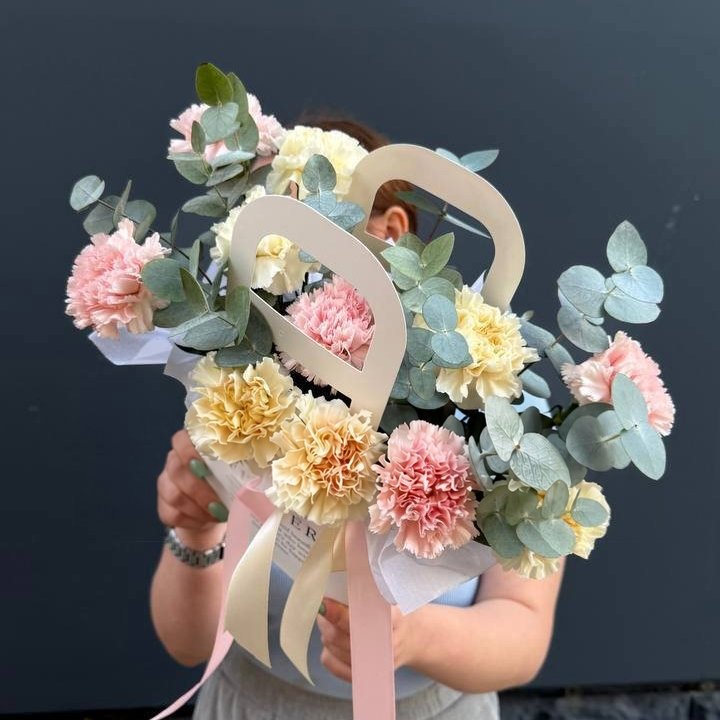 Dianthus Handbag in Dubai